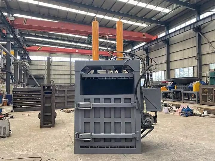 60T Aluminum Can Vertical Baler Shipped to Poland